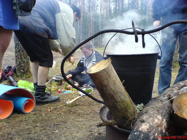 УТС в Хатыни, приготовление... еды. Романтика да и только!