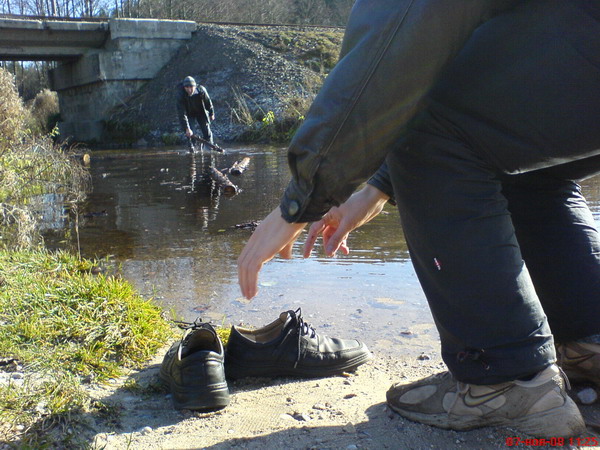 Дворец. Переезд под железкой.